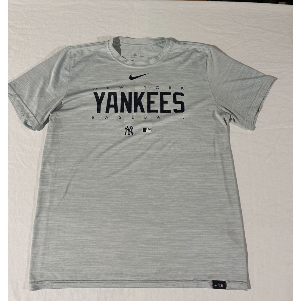 Nike Yankees Dri-FIT Tee L Gray MLB Authentic Collection Legend Training Shirt